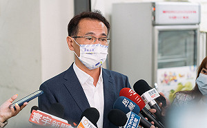 張善政批推責專利申請事務所 鄭運鵬反嗆：農委會案也不該推給宏碁