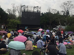 五月天台北開唱  粉絲搭帳棚坐墊候駕