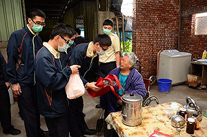 鍋貼小7替代役？台灣本土社團：奇怪耶！