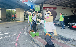 邱志偉與「陳小邁」合體  吸睛組合為邁盟新人站台