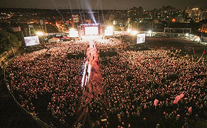 朱立倫因空拍機干擾缺席盧秀燕造勢晚會？ 四叉貓：盧臉書有空拍照…