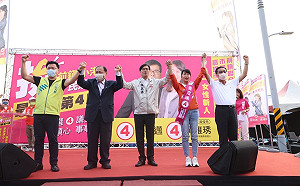 「光復縣長」、「政論一姐」 搶救前鎮小港黃雍琇