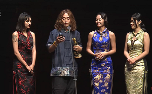 走鐘4/賤葆奪「年度男創作者獎」！後宮正妹品子激動落淚