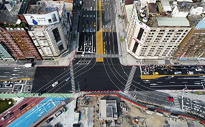 站東路通車首日車行順暢  出入高雄站區更安全便利