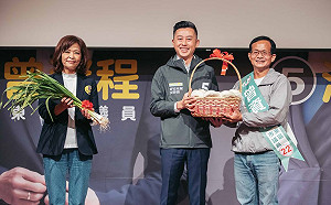 新竹市就像在懸崖邊！柯建銘：價值和良心的選擇！林智堅：選對人讓城市進步