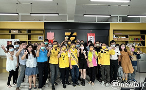 時代力量李冠霖競選總部開幕  時力主席陳椒華站台力挺