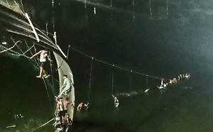 印度吊橋崩塌逾130死 外交部表哀悼：暫無台灣籍人士傷亡