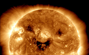 太陽在微笑！NASA照片網路瘋傳 創意想像天馬行空