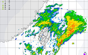 雨彈炸蘭嶼！雙北以東7縣市警戒 沿海掀4米長浪