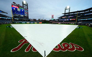 世界大賽第三戰因雨延賽！隔日再戰