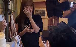 最甜生日禮物！李運慶下跪求婚洪詩畫面曝光