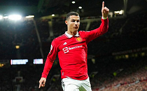 被C羅無視　曼聯前輩內維爾很心寒