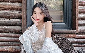 閃亮亮衣服「脫一半」！破尺度曬南半球 8萬人驚呆：好圓