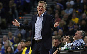 Poole被抓3次翻球違例　Kerr抱屈