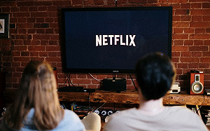 Netflix殺蟲劑？禁共享帳號吃到飽  明年起額外收費！用戶炸鍋飆逾5千筆聲量