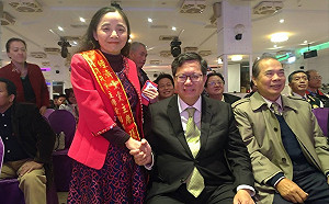 凌濤秀鄭文燦也和經濟黨主席合照 桃市府：拿路人合照轉移焦點