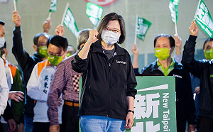 蔡英文12度到新北輔選林佳龍 余天哽咽助選：讓侯友宜能專心選總統