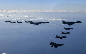 美核戰略轟炸機「示威」飛越朝鮮半島 北韓嗆 : 持續挑釁就持續反擊