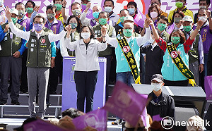 蔡英文一日3場站台輔選 鄭運鵬：桃園若回頭就落後了