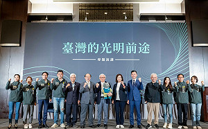 民主不能當飯吃？ 曹興誠回新竹演講：沒有民主的飯很難吃