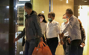 牽手風波惹議！陳時中太太首發聲：這選舉很黑