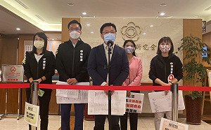 趙天麟、林楚茵與高市議員候選人：柯志恩打壓學權越描越黑