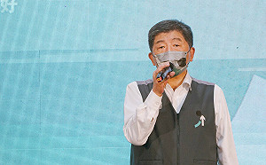 陳時中：認知戰蠢蠢欲動已在進行中 有人故意加入配合、傻傻被利用