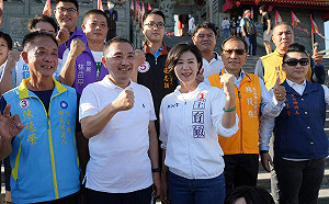 最強母雞侯友宜為王育敏助選 盼鄉親催票、拉票、去投票