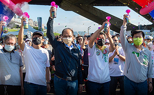 「申請路權被打壓不可取!」游錫堃挺:林佳龍做市長最理想