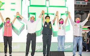 至泰山與李宇翔合體造勢 林佳龍再趕赴中和政績說明會力挺