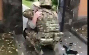 (影)全世界的支持都是為了這一刻! 烏克蘭士兵回赫爾松家中抱緊奶奶
