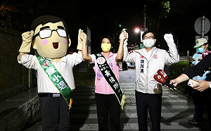 派分身進駐輔選 陳其邁盼左楠鄉親多留一票給黃偵琳