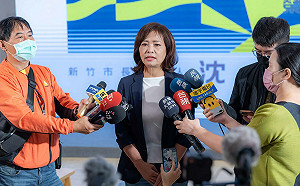 再爆民眾黨5立委捐人頭助理 沈慧虹:市民有大智慧不會投涉貪慣老闆