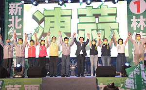 選前黃金週末衝刺 賴清德親臨雙和力挺林佳龍