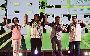 政治前輩力挺蘇致榮 籲留下正綠關鍵一席