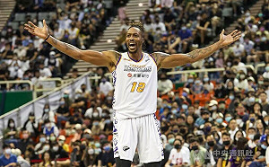 來台打球是福分 「魔獸」霍華德：不想回家了