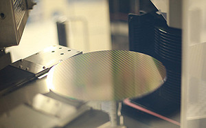 要繼續卡中國脖子! 拜登誓言 : 確保晶片供應鏈始於美國