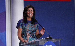 不給秦剛面子！共和黨酒會 海莉致詞當「不請自來」的他面前痛批中國