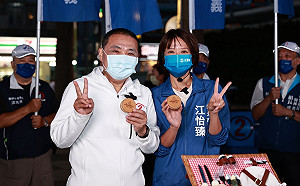 侯友宜親手做凍蒜車輪餅挺江怡臻 呼籲守住新北關鍵一席