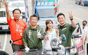 蔡其昌偕同蔡成圭、謝志忠、廖芝晏拉票 黨部重申已開除翁美春