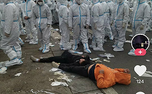 (影)網傳富士康員工與中國警察對峙 警棍、防暴盾牌出動