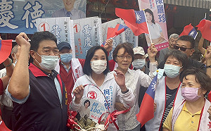 破除被拔樁傳聞！ 柯志恩到訪新下里獲里長表態力挺