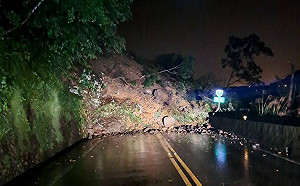 大雨釀災!北橫台7線再度坍方 公總:預計中午搶通