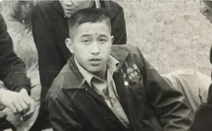 謝志偉再秀18歲照思念2個母親 網:一定去投票