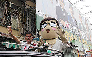 陳其邁搶救陳慶鴻蘇致榮！分身、兒子即刻救援拚過半