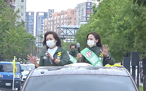 新竹市選戰之夜候選人各出奇招！沈慧虹、林耕仁上街遊行 高虹安舉辦造勢晚會    