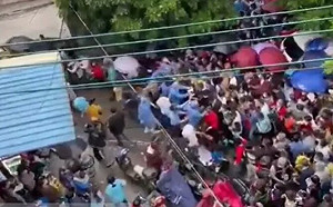 (影)中國廣東搶驗核酸釀推擠踩踏 驚傳有多人被踩斷手腳「最小3歲」