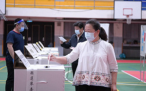 快訊》花蓮徐榛蔚一路領先 自行宣布當選