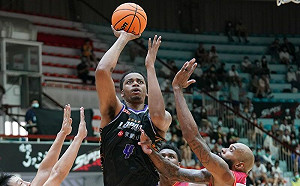 T1／霍華德高掛免戰牌 戴維斯「雙20 9鍋」仍救不了雲豹