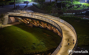 市區一抹弦月竹溪月見橋  榮獲2022台灣光環境獎